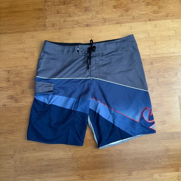 Quiksilver Boardshorts Mens 36 swim beach pool summer swim shorts surf - Picture 1 of 4